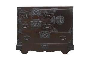 伝統工芸品　岩谷堂箪笥（四段整理たんす）