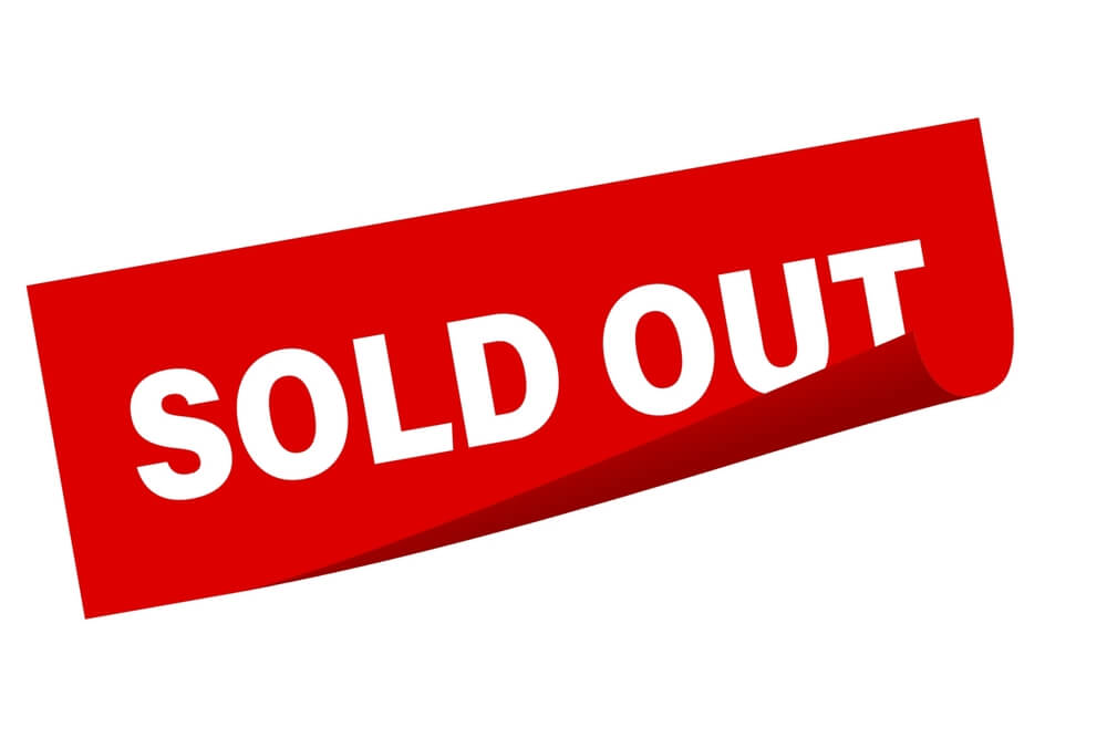 赤い背景に白文字のSOLD OUTステッカー
