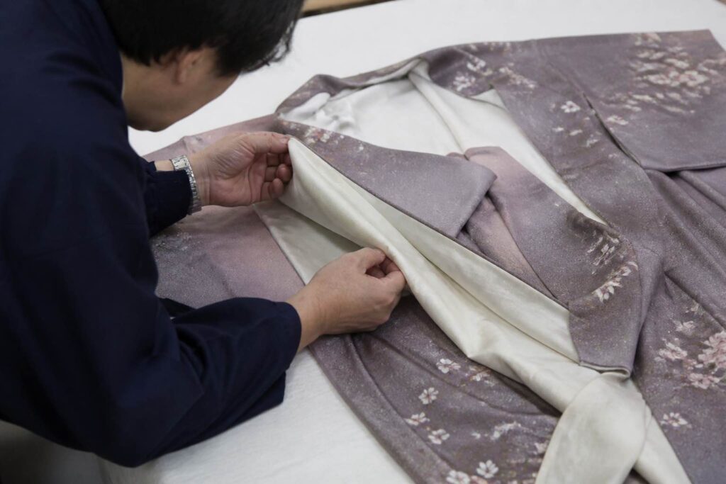 着物の高額買取が難しくなった市場の構造